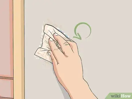 Image intitulée Remove Sticky Tack Stains from Walls Step 2