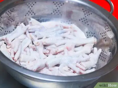 Image intitulée Cook Chicken Feet Step 3