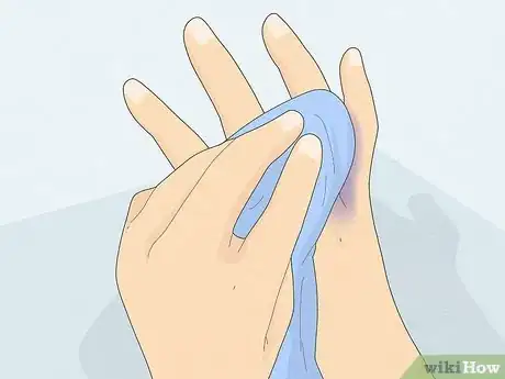 Image intitulée Remove Acrylic Paint from Skin Step 15