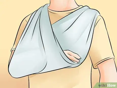 Image intitulée Apply Shoulder Injury Compression Wraps Step 16