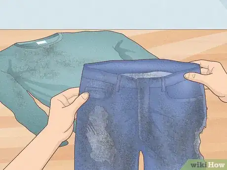 Image intitulée Clean Smoke Damage Step 16