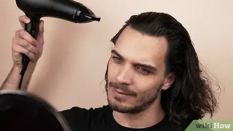 Image intitulée Get a Wet Look Hairstyle for Men Step 6