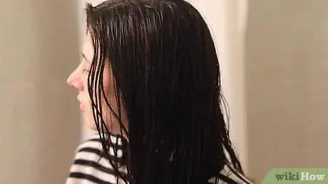 Image intitulée Wash Your Hair Without Shampoo Step 13