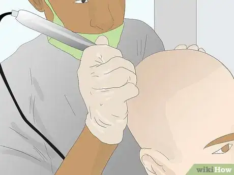 Image intitulée Hide Your Scalp when Parting Thin Hair Step 11