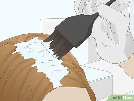 Image intitulée Hide Your Scalp when Parting Thin Hair Step 16