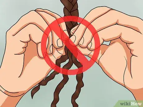 Image intitulée Crimp Your Hair With a Straightener Step 8