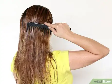 Image intitulée Apply Almond Oil to Hair Step 3
