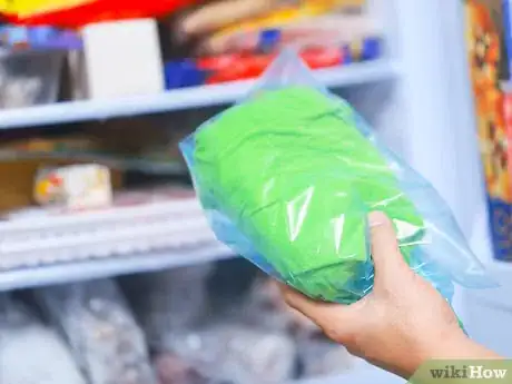 Image intitulée Remove Caulking Stains from Clothes Step 5