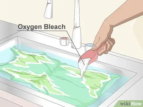 Image intitulée Get Cat Urine Smell Out of Clothes Step 3