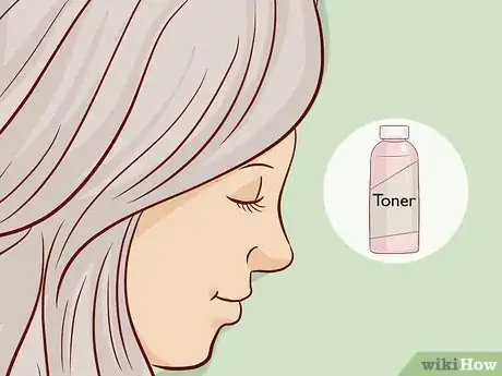Image intitulée Go from Black Hair to Bright Blonde Step 11