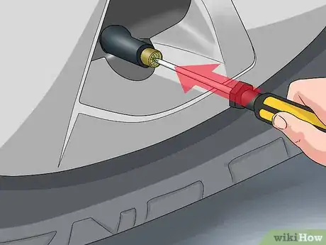 Image intitulée Let Air Out of a Tire Step 4