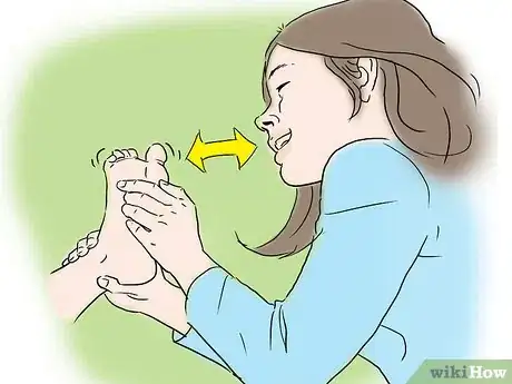 Image intitulée Win a Tickle Fight Step 20