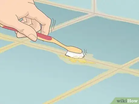 Image intitulée Clean Grout with Toilet Cleaner Step 6