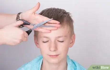 Image intitulée Cut Boys' Hair Step 14