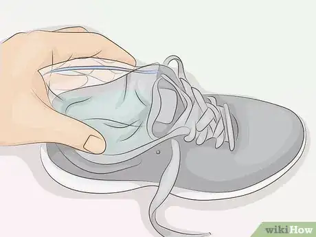 Image intitulée Stretch Sneakers Step 2
