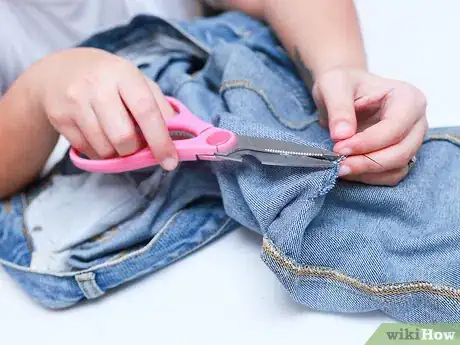 Image intitulée Fix Ripped Jeans Step 3