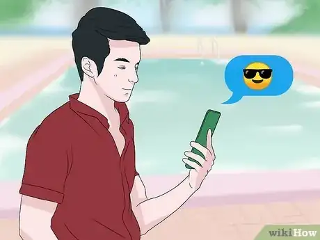 Image intitulée Respond to the Eye Emoji Step 7
