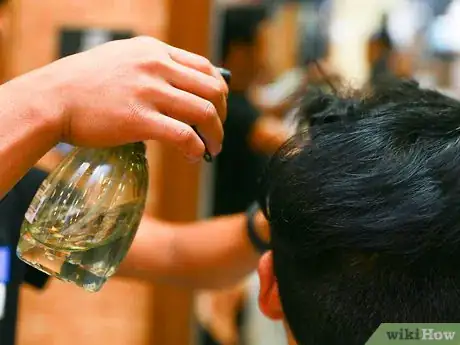 Image intitulée Cut a Man's Hair Step 5