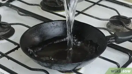 Image intitulée Clean a Cast Iron Skillet Step 1