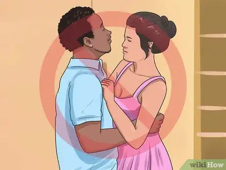 Image intitulée Give Good Hugs Step 8