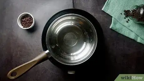 Image intitulée Make a Double Boiler (Bain Marie) Step 2
