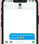 savoir ce que signifie l'émoji souriant entouré de cœurs