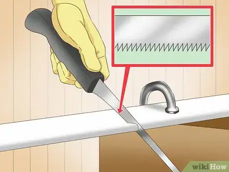 Image intitulée Cut Thick Plastic Step 1
