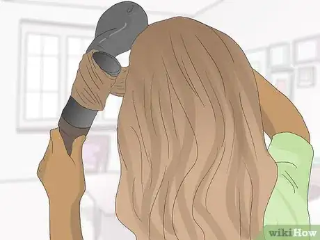 Image intitulée Hide Your Scalp when Parting Thin Hair Step 17