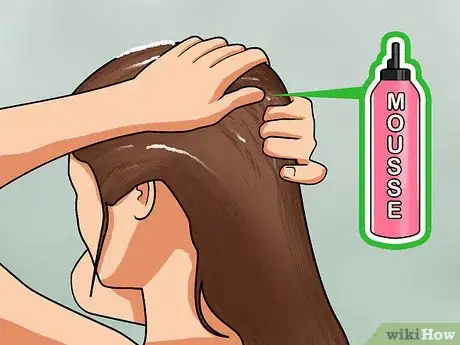 Image intitulée Crimp Your Hair With a Straightener Step 2