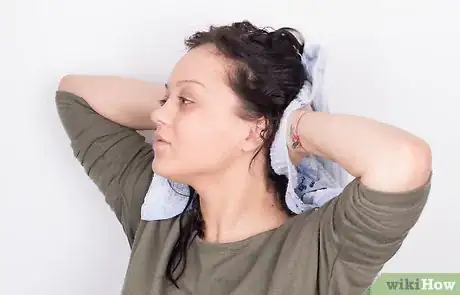 Image intitulée Prevent Hair from Knotting Step 4
