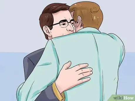 Image intitulée Give Good Hugs Step 9