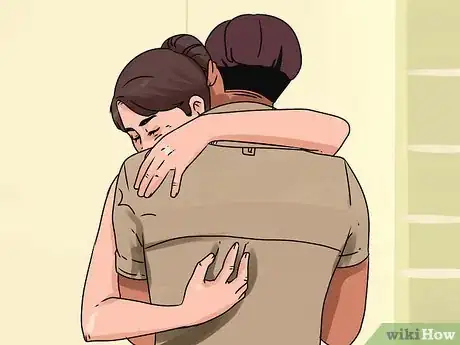Image intitulée Give Good Hugs Step 15