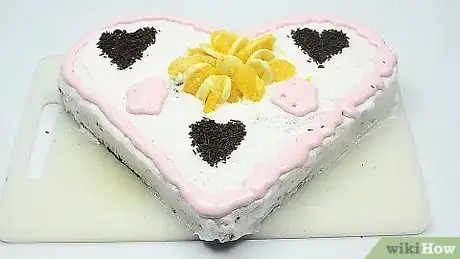 Image intitulée Make a Heart Shaped Cake Step 23