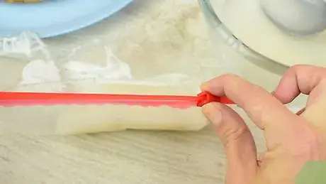 Image intitulée Make a Piping Bag Step 3