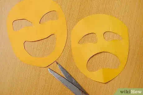 Image intitulée CutTragedyComedyMask Step 4