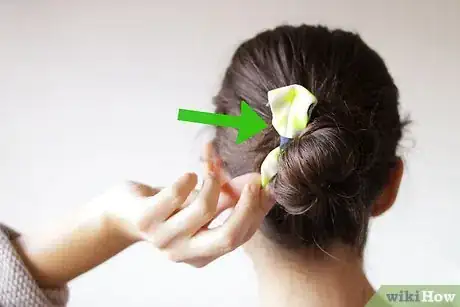 Image intitulée Make a Bun Step 30