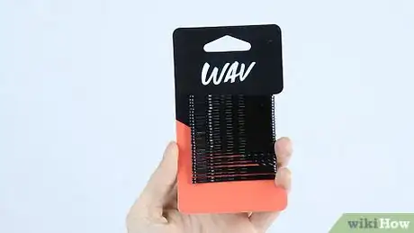Image intitulée Use a Bobby Pin Step 8