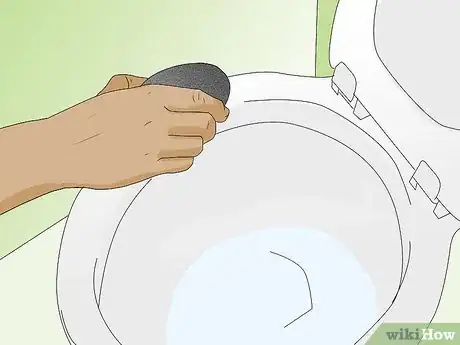 Image intitulée Clean a Stained Toilet Bowl Step 6