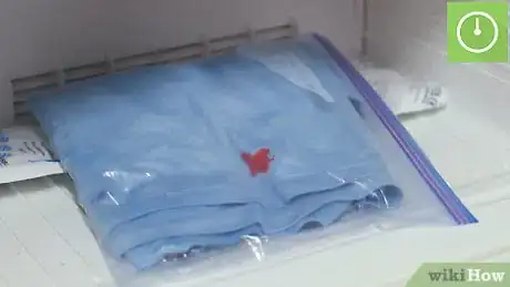 Image intitulée Get Chewing Gum off Clothes Step 4