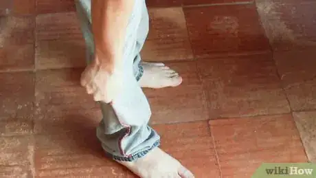 Image intitulée Taper Jeans Step 1