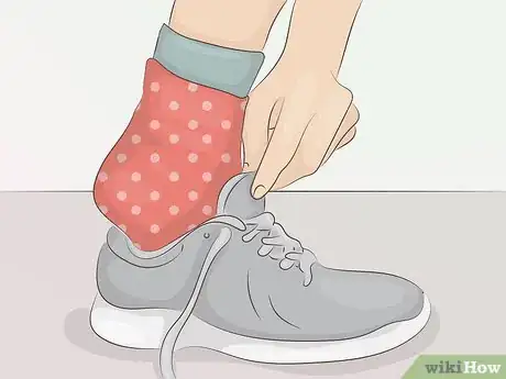 Image intitulée Stretch Sneakers Step 6