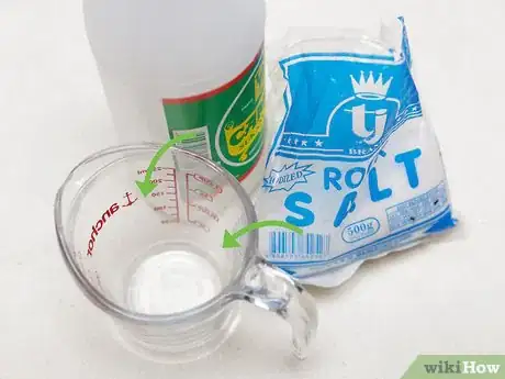 Image intitulée Unclog a Drain with Salt and Vinegar Step 1