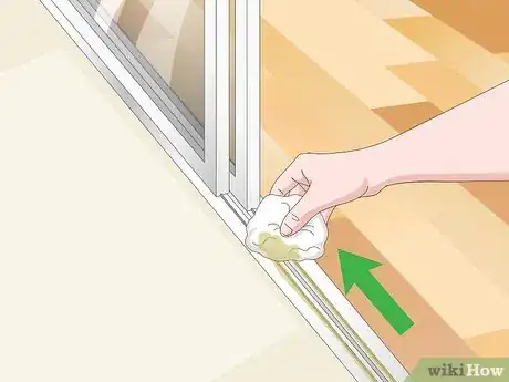 Image intitulée Clean Sliding Glass Door Tracks Step 14