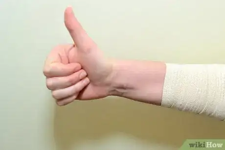 Image intitulée Strap an Elbow Step 7
