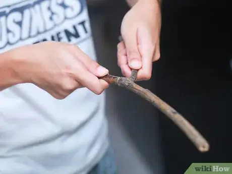 Image intitulée Make Divining or Dowsing Rods Step 4
