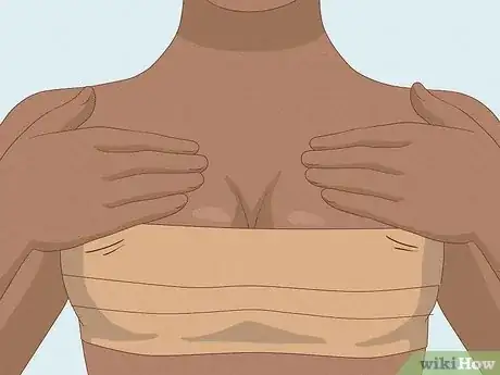 Image intitulée Tape Your Boobs for a Strapless Dress Step 14