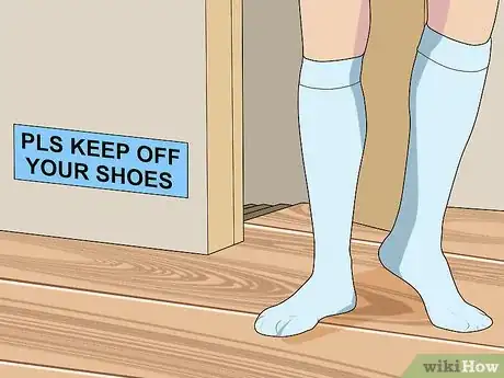 Image intitulée Clean Laminate Wood Floors Without Streaking Step 16