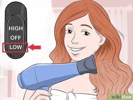 Image intitulée Bleach Your Hair With Hydrogen Peroxide Step 12