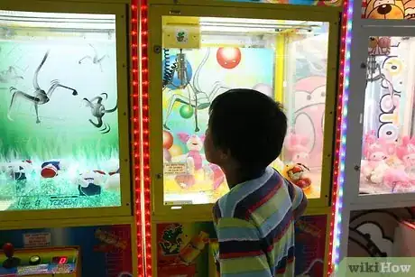 Image intitulée Win at a Claw Machine Step 1