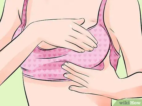 Image intitulée Hand Express Breast Milk Step 3